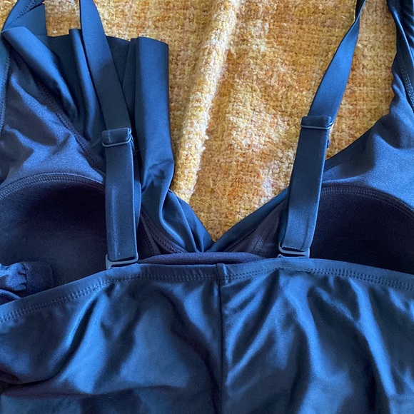 🆕KONA SOL: Asymmetrical Ruffle One-Piece High Coverage Swimsuit- Sz 20W - Picture 5 of 7